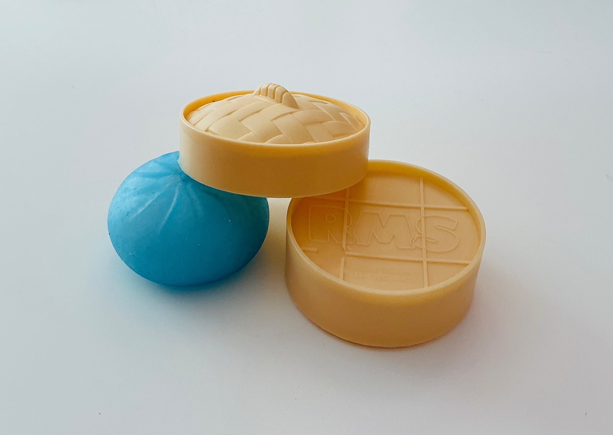 Unconfirmed Round blue squishy with tan shell household research photo 1